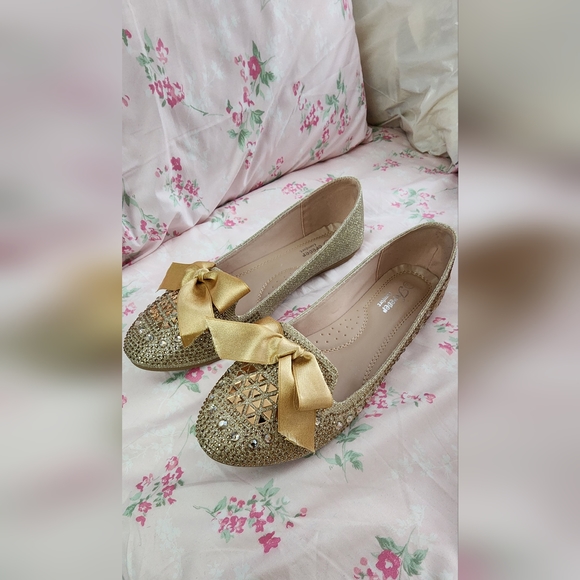 Flats - Picture 2 of 2